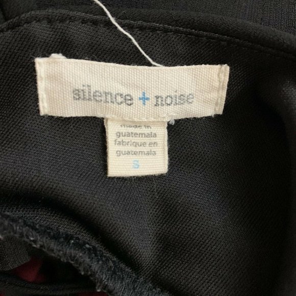 Deep V Neck Crop Top Peplum Top Size Small Silence + Noise Sleeveless - Picture 10 of 10